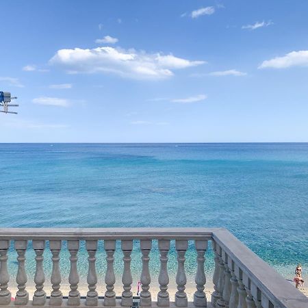Maremare Apartments Giardini Naxos Eksteriør billede
