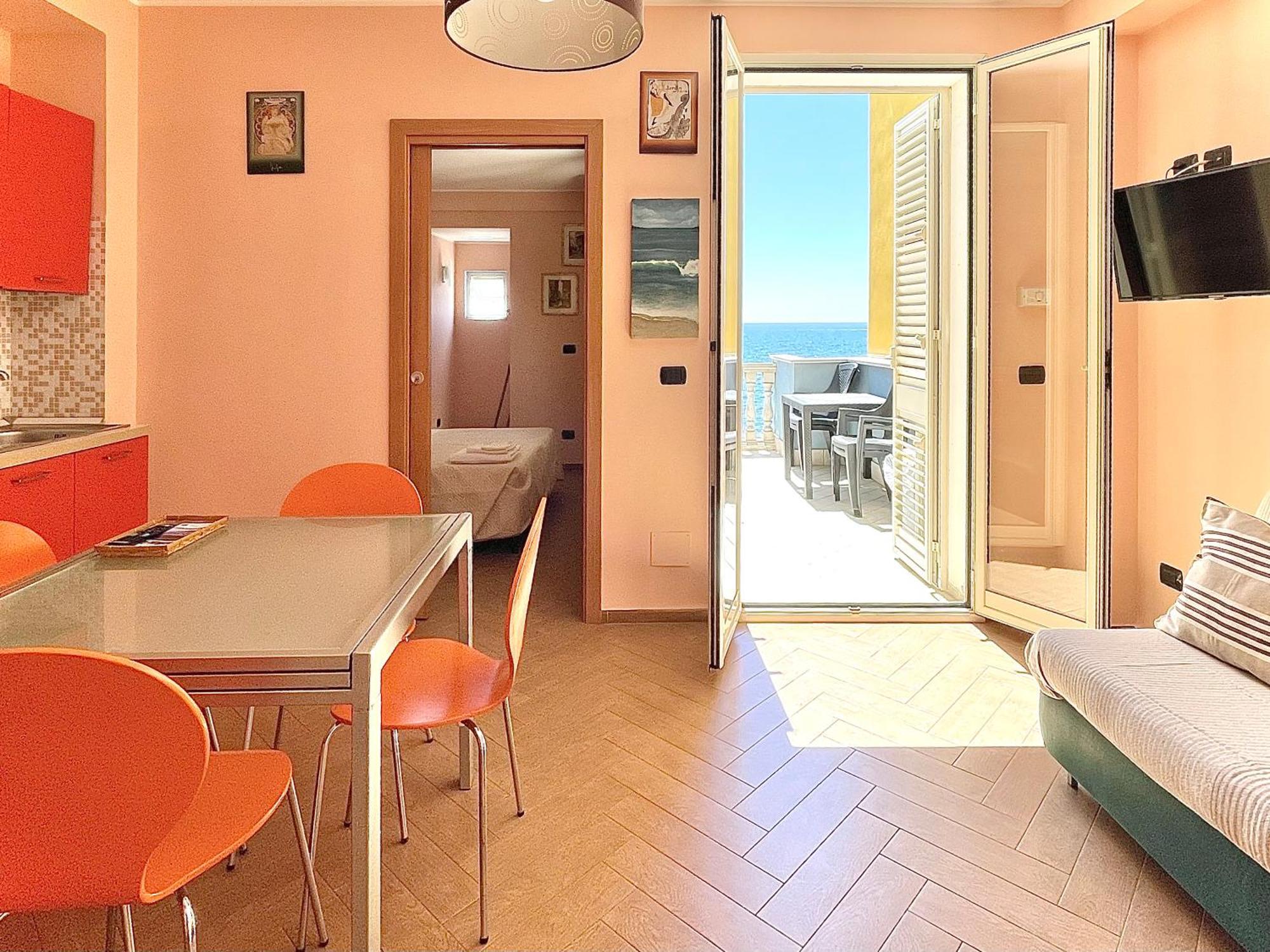 Maremare Apartments Giardini Naxos Eksteriør billede